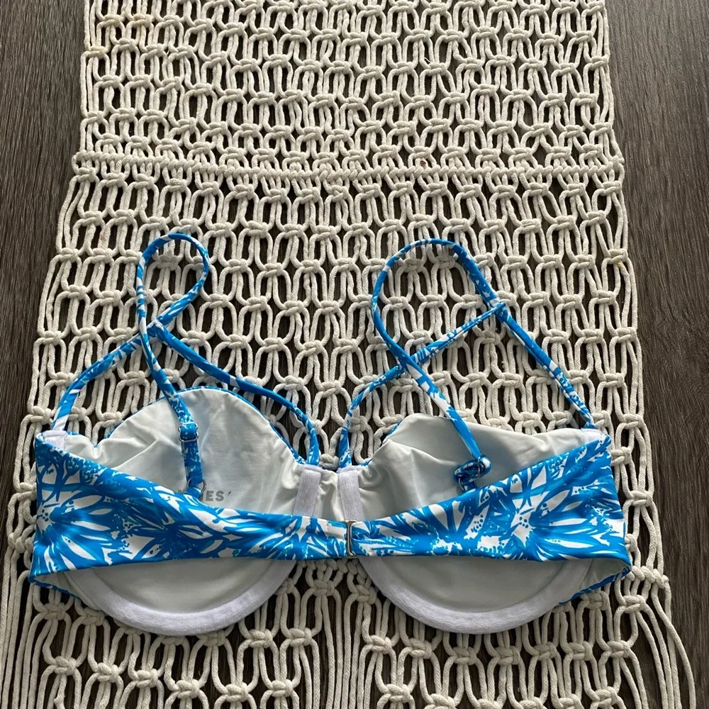 Frankie’s Bikinis Hazel underwire bikini top